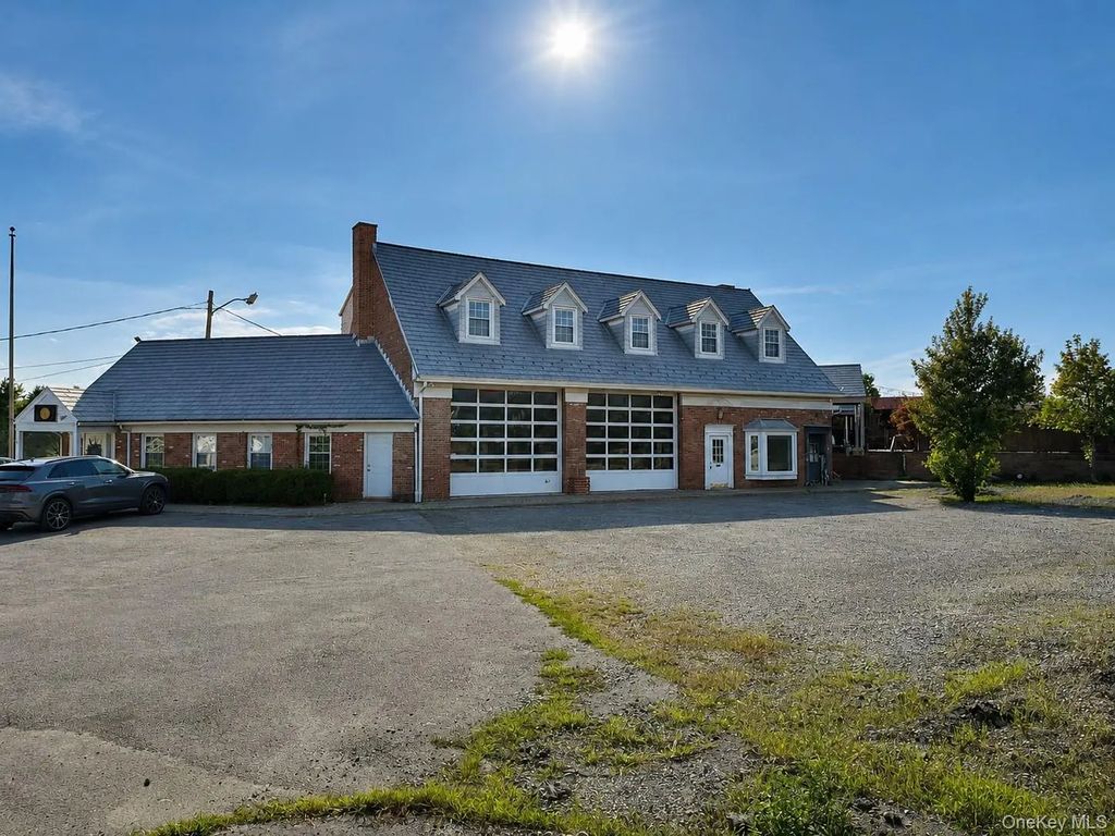 625 Glenwood Rd # Retail/garage Space, Pine Island