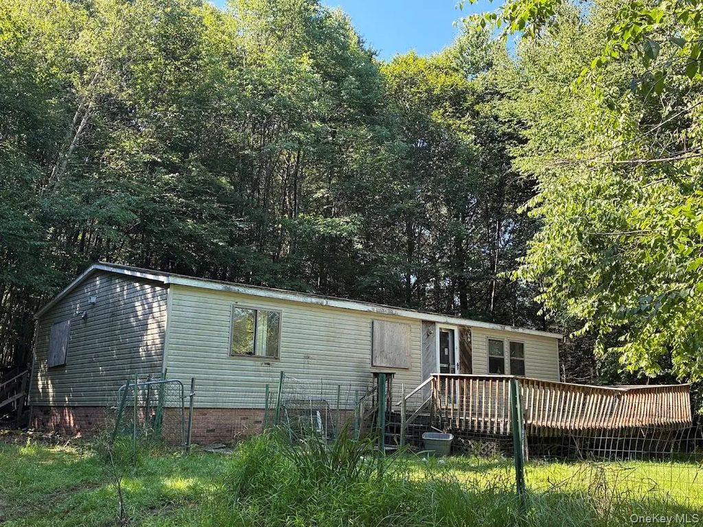 197 Bowers Road, Hurleyville
