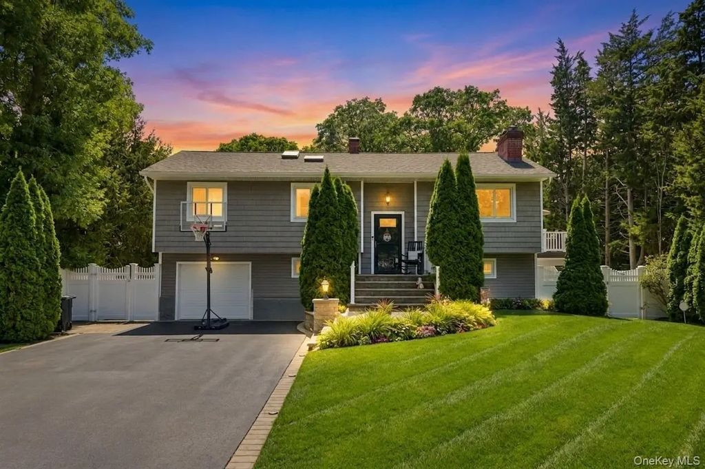 12 Linden Lane, Farmingville