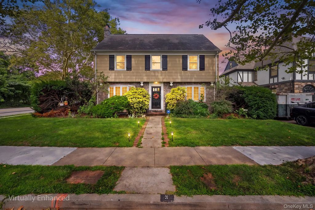 3 Demott Avenue, Rockville Centre