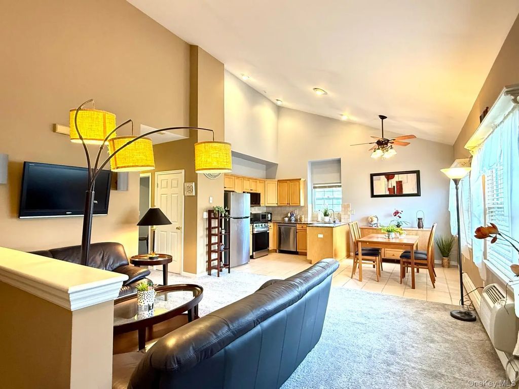 197 Fulton Street # 20, Farmingdale