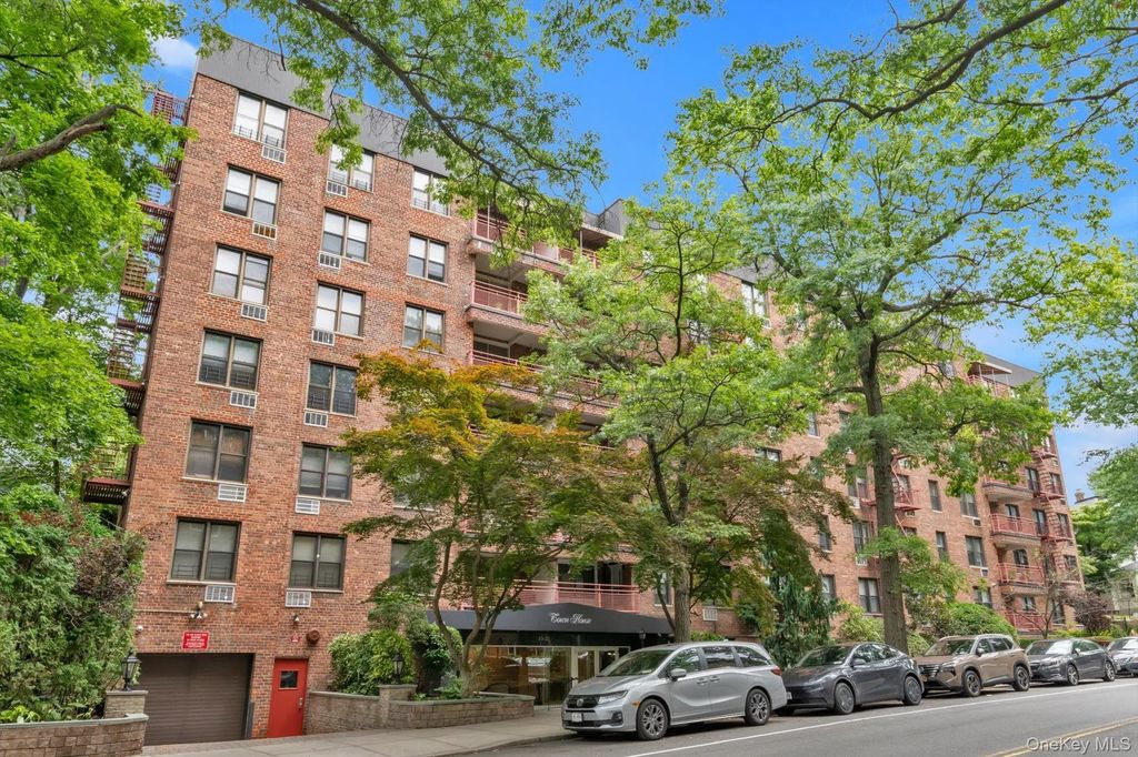 43-25 Douglaston Parkway # #2-g, Douglaston