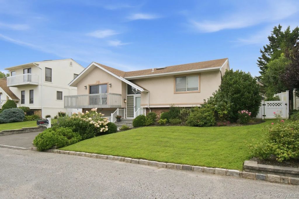 5 Willow Street, Bayville