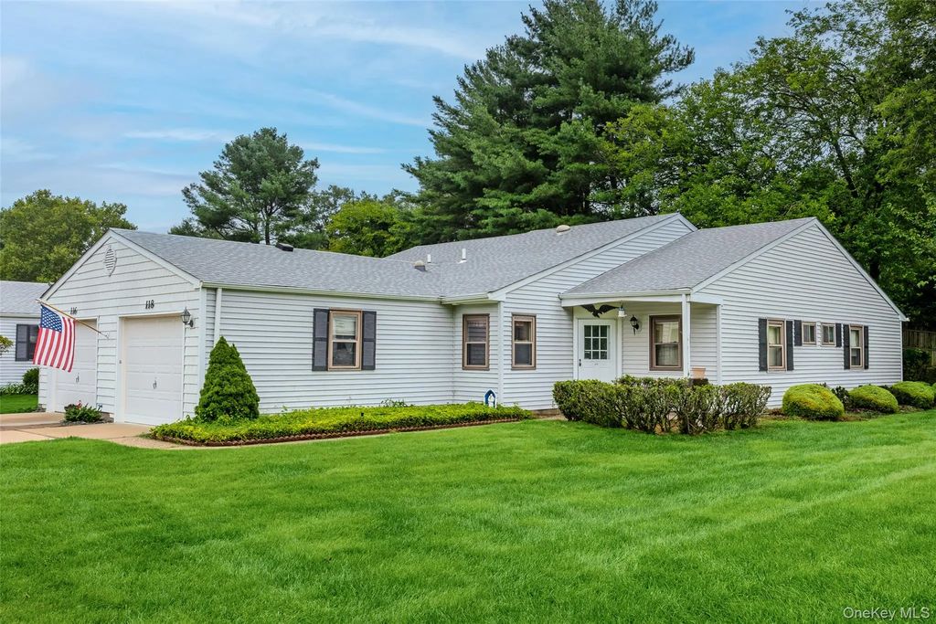 118 Knolls Drive, Stony Brook