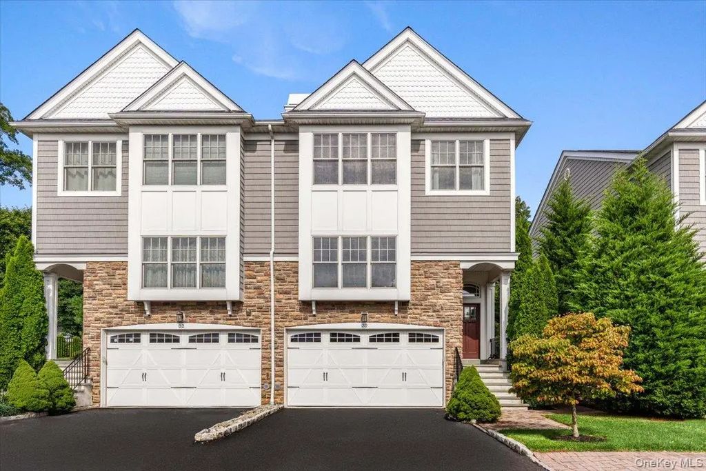 30 Hidden Ridge Court, Scarsdale