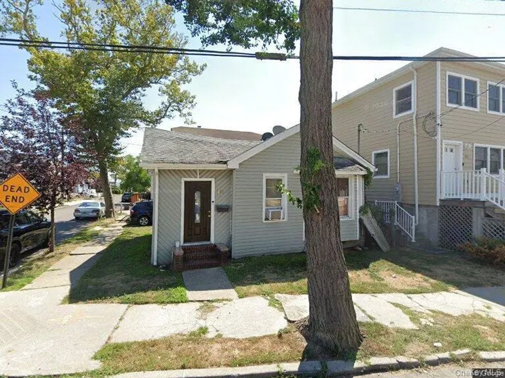 301 Seagirt Avenue, Far Rockaway
