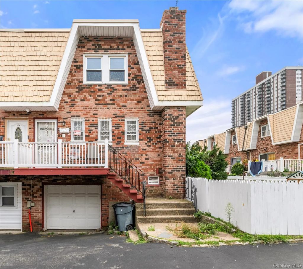 211 Beach 16th Street, Far Rockaway