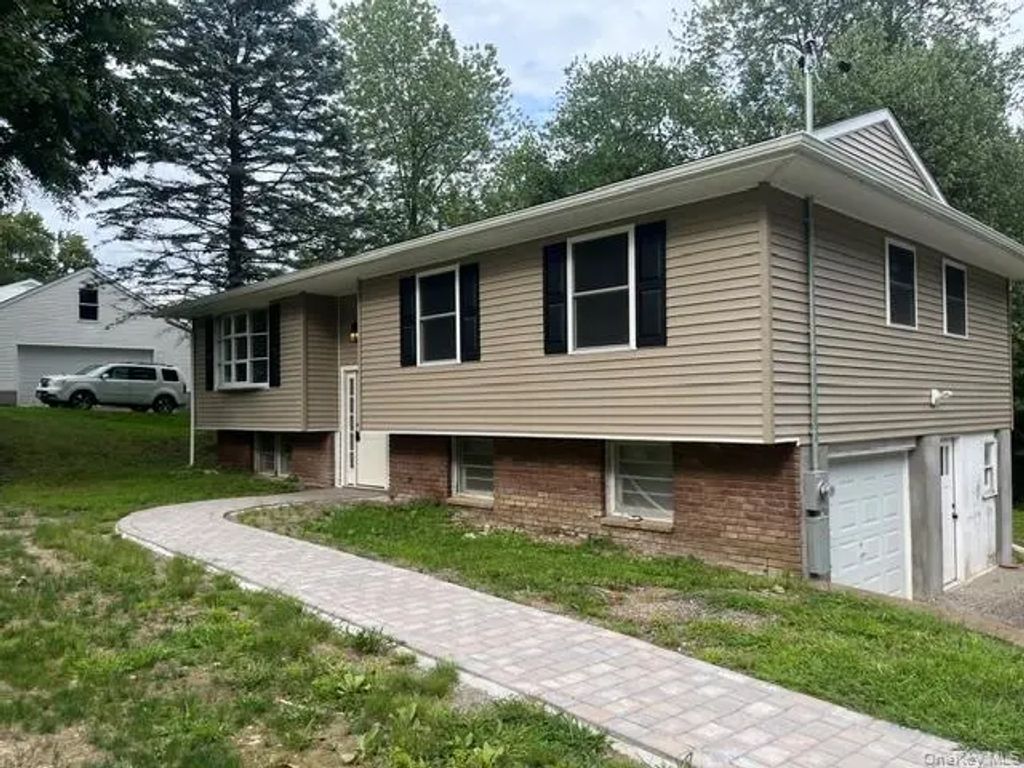 32 Hickman Drive, Hopewell Junction