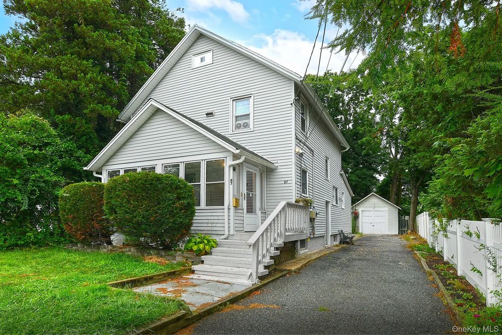 87 Olive Street, Huntington Station