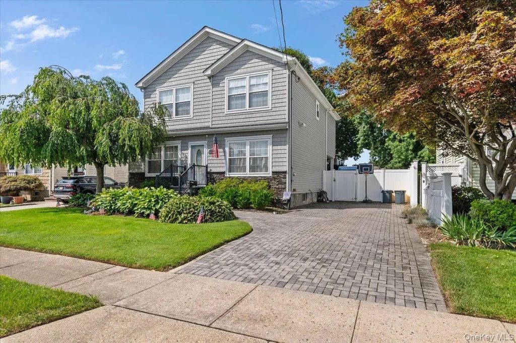 23 Cambridge Avenue, Bethpage
