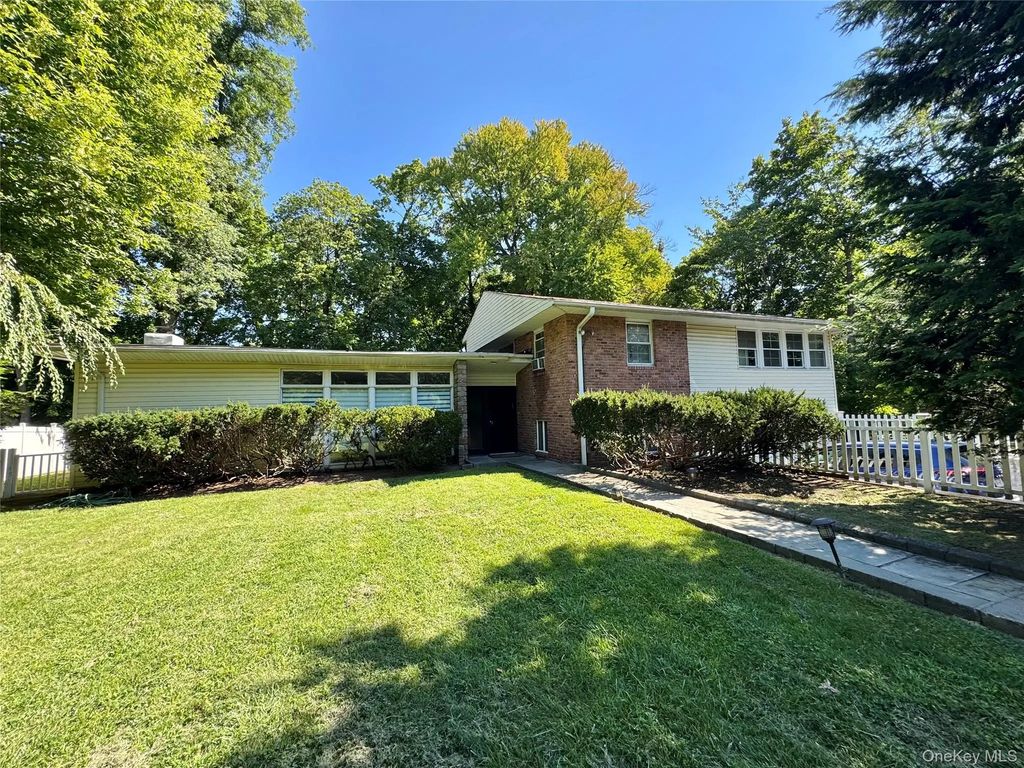 23 Wooleys Lane, Great Neck