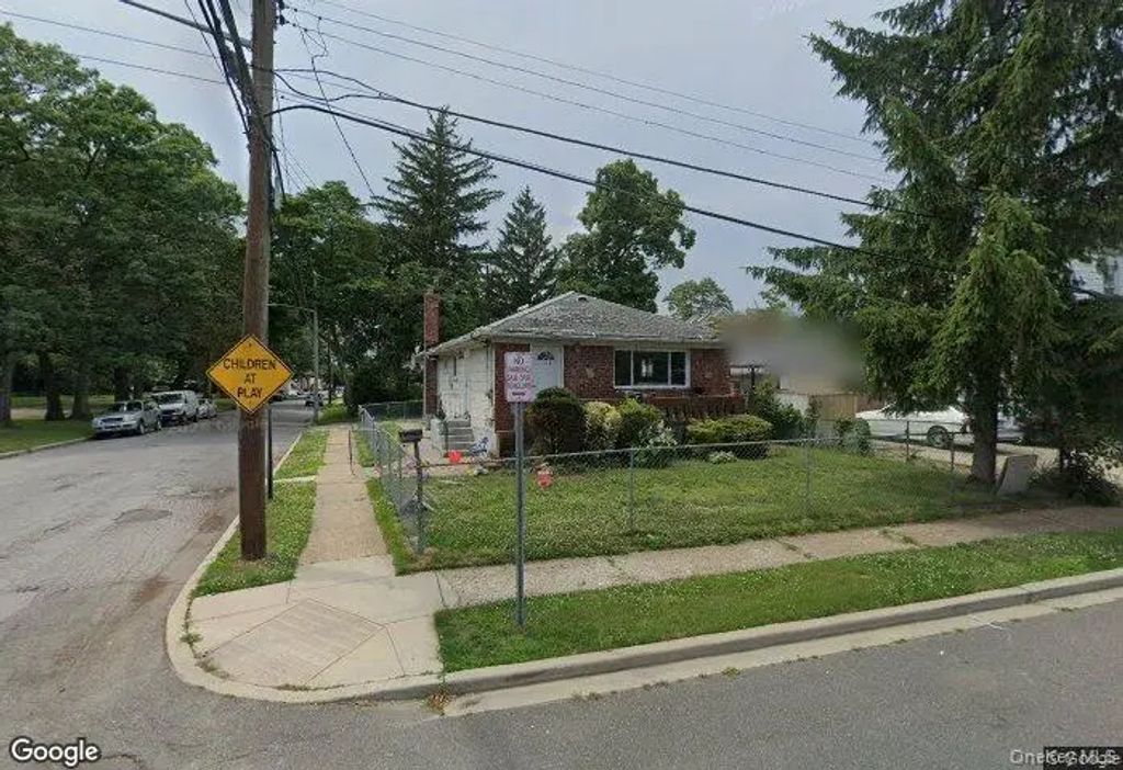 120 Newbold Avenue, Valley Stream