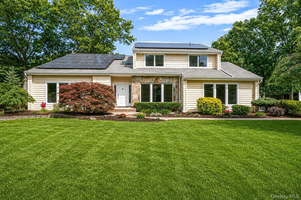 32 Annandale Road, Commack