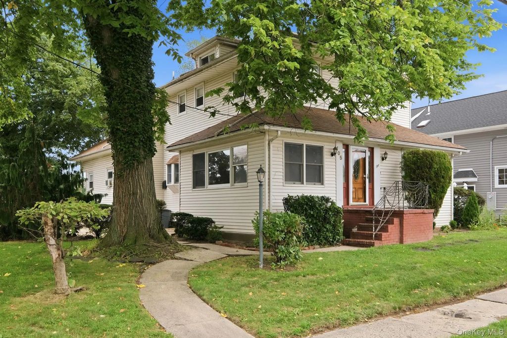 105 N Corona Avenue, Valley Stream