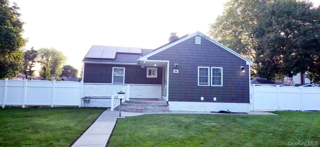 86 Washington Avenue, Brentwood