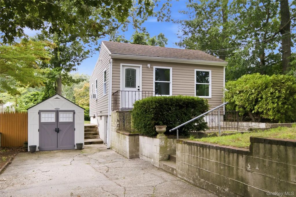 34 Whitestone Road, Sound Beach