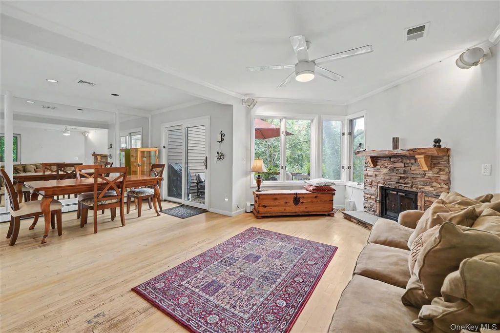 811 Eagle Bay Drive # 811, Ossining