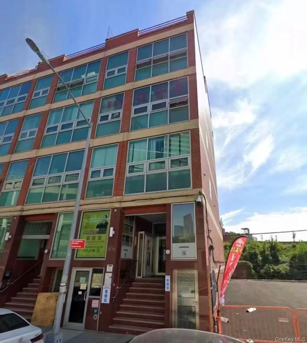 131-04 40th Road # 2fl, Flushing