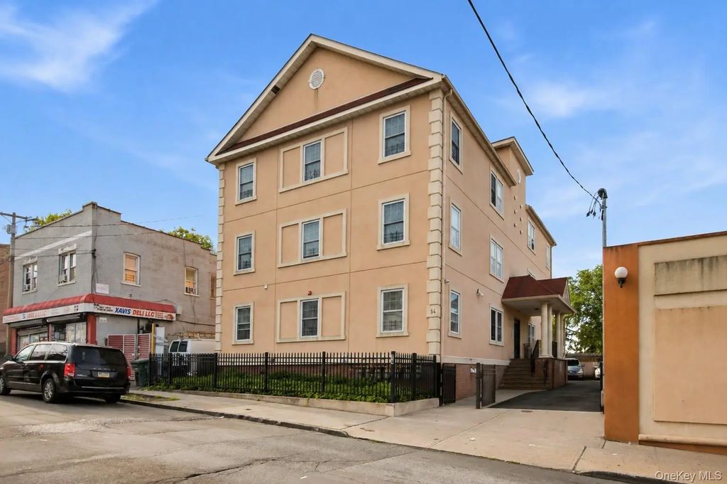 14 E Sandford Boulevard, Mount Vernon