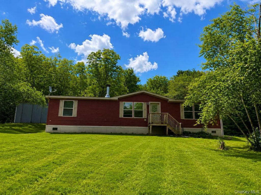 624 County Road 93, Roscoe