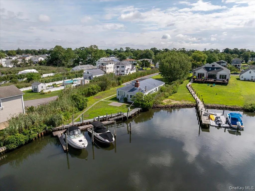 46 Riverdale Avenue, Massapequa