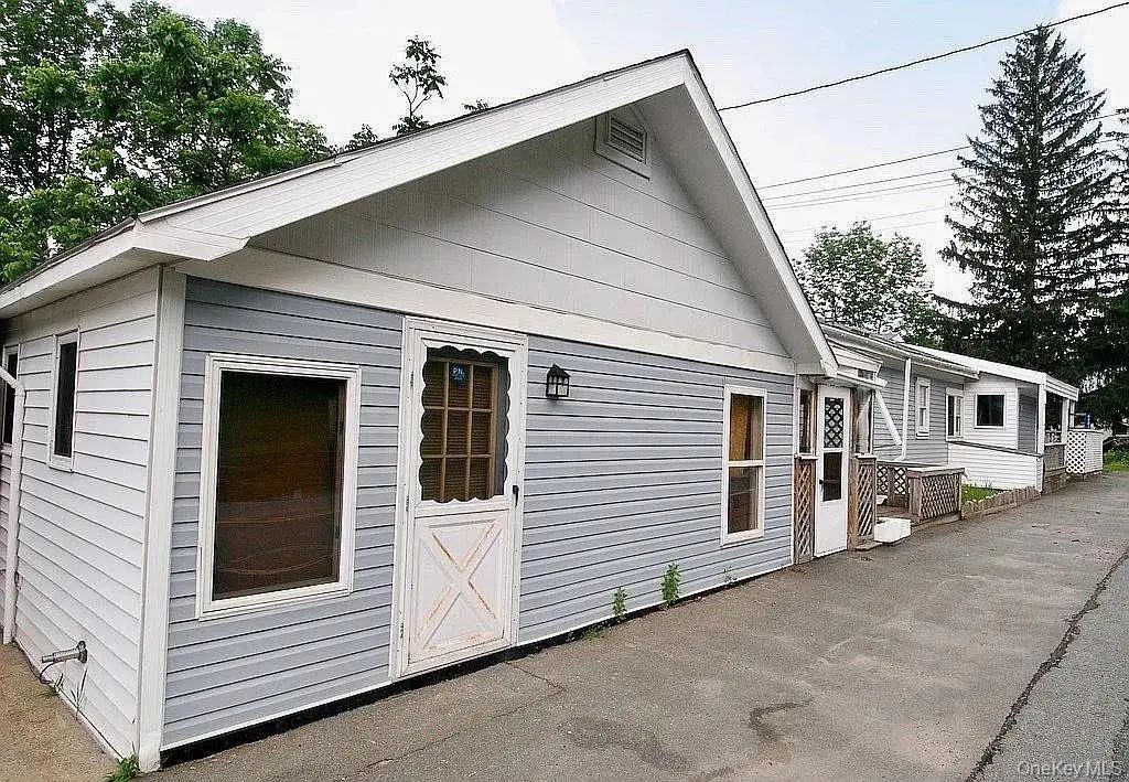6201 State Route 42, Fallsburg