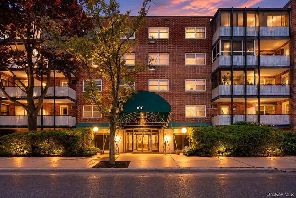 100 Lincoln Avenue # 3d, Mineola