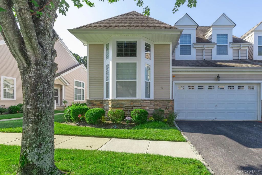 19 Emilie Drive, Center Moriches