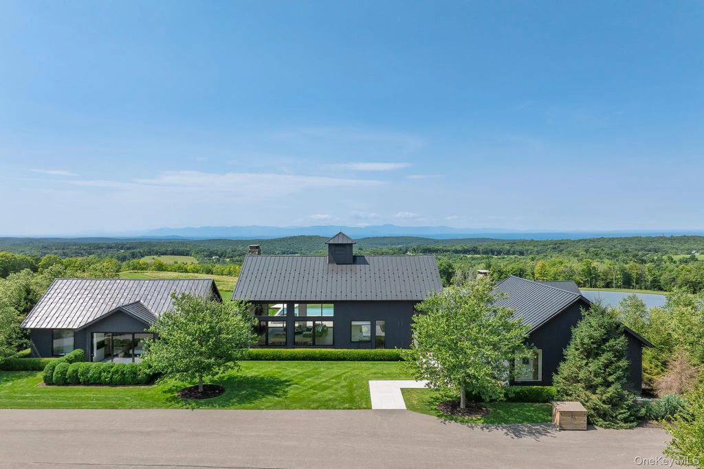 21 Schoolhouse Road, Hillsdale