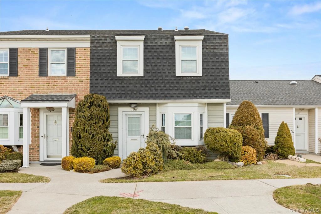158 Harbor S, Amityville