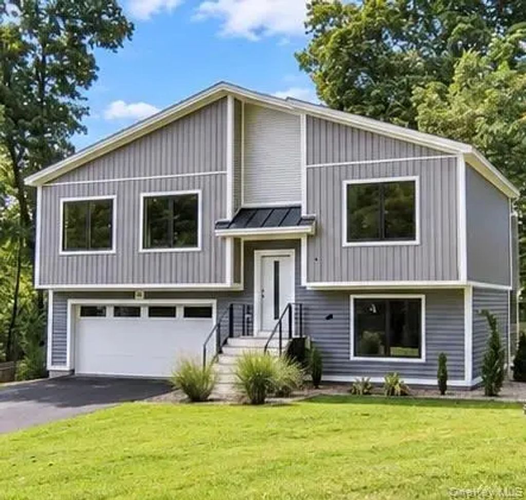 41 Alden Road, Poughkeepsie