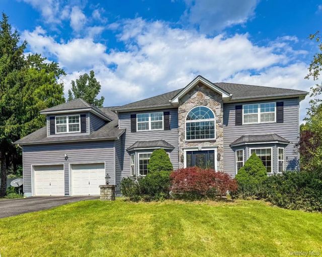1010 Pine View, New Windsor