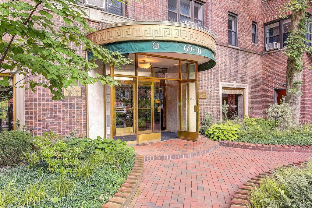 69-10 Yellowstone Boulevard # 207, Forest Hills