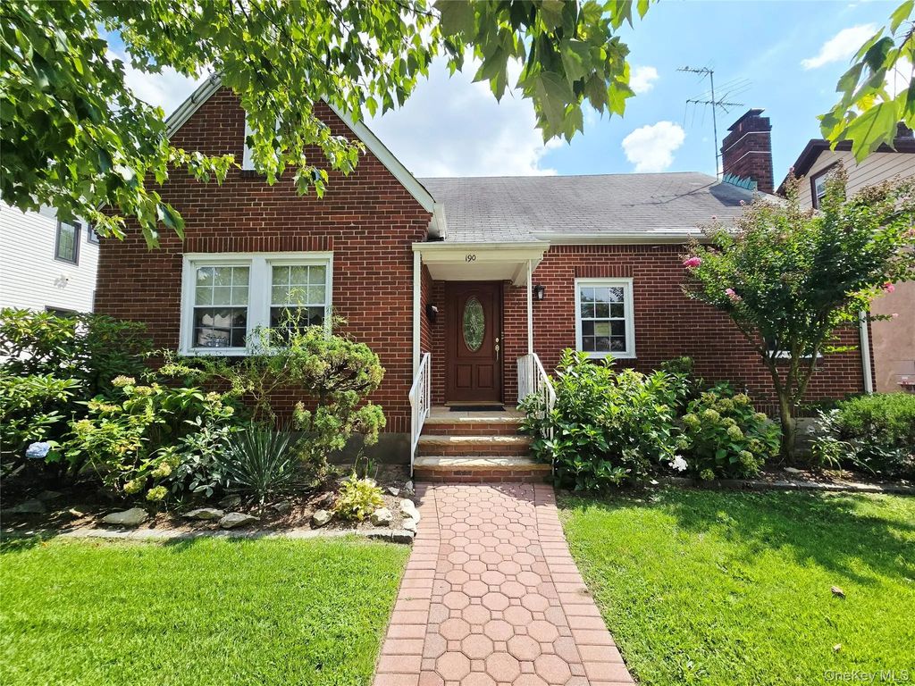 190 Bryant Avenue # 1, Floral Park