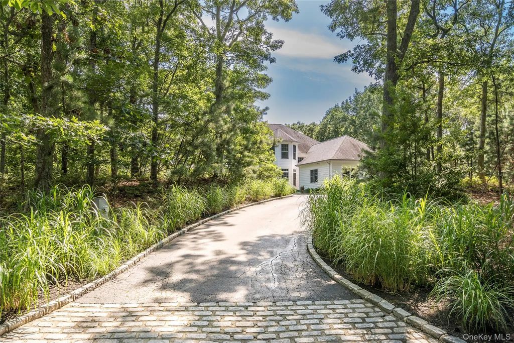 78 Channing Cross, Hampton Bays