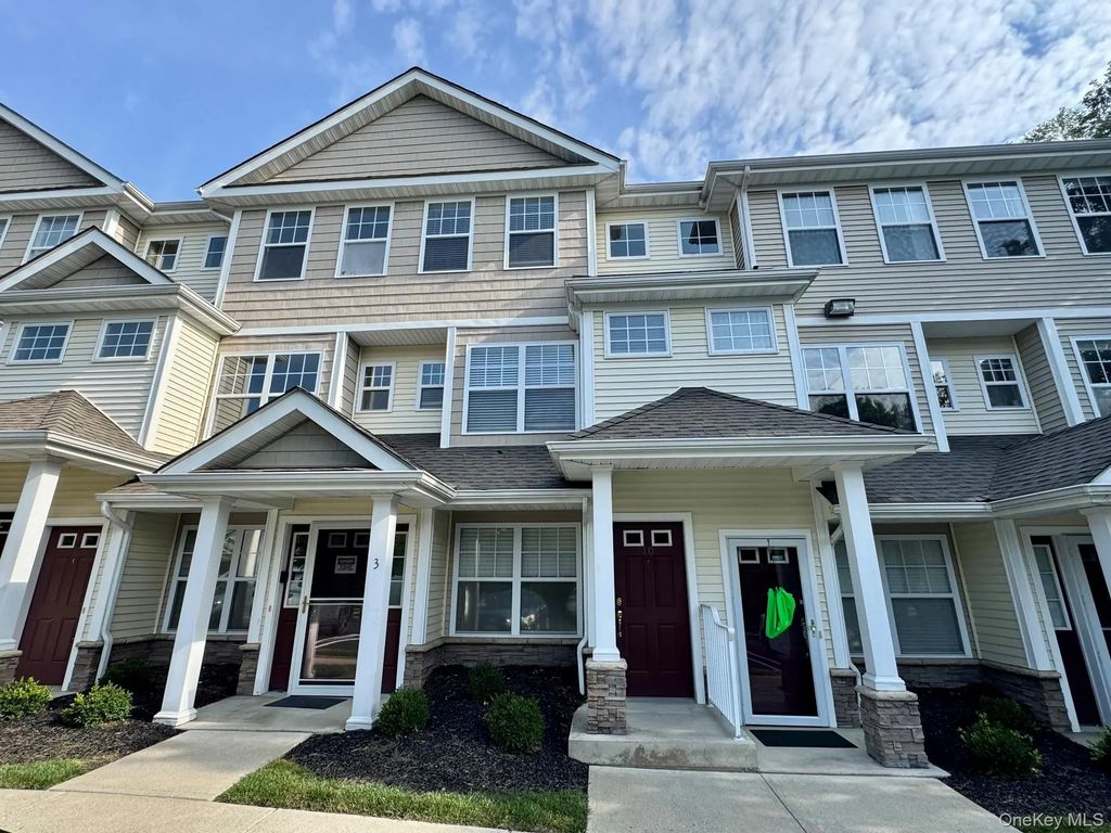 19 Putters Way # 10, Middletown