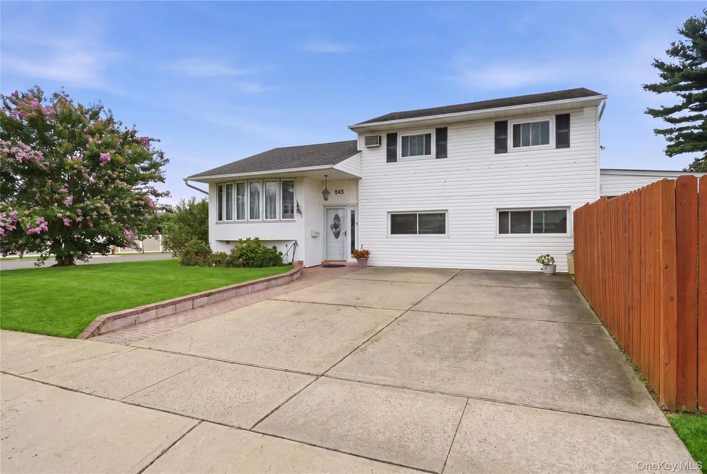 245 Seaford Avenue, Massapequa