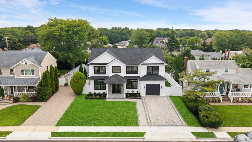 1301 Lakeside Drive, Wantagh
