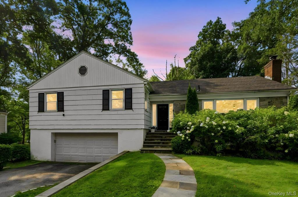 24 Benedict Road, Scarsdale
