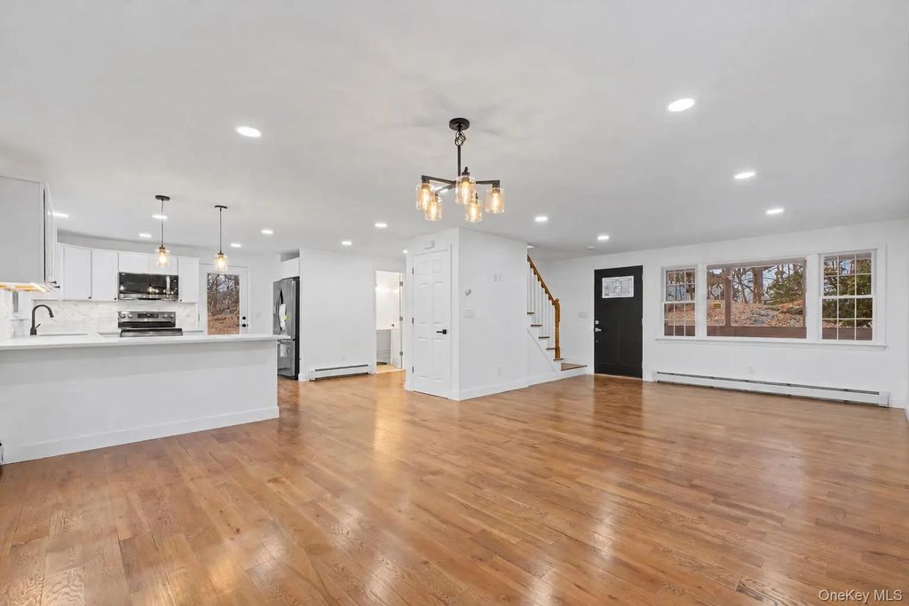 16 Cold Spring Road, Putnam Valley