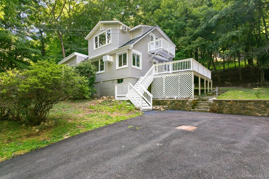 3 W Main Street, Goldens Bridge
