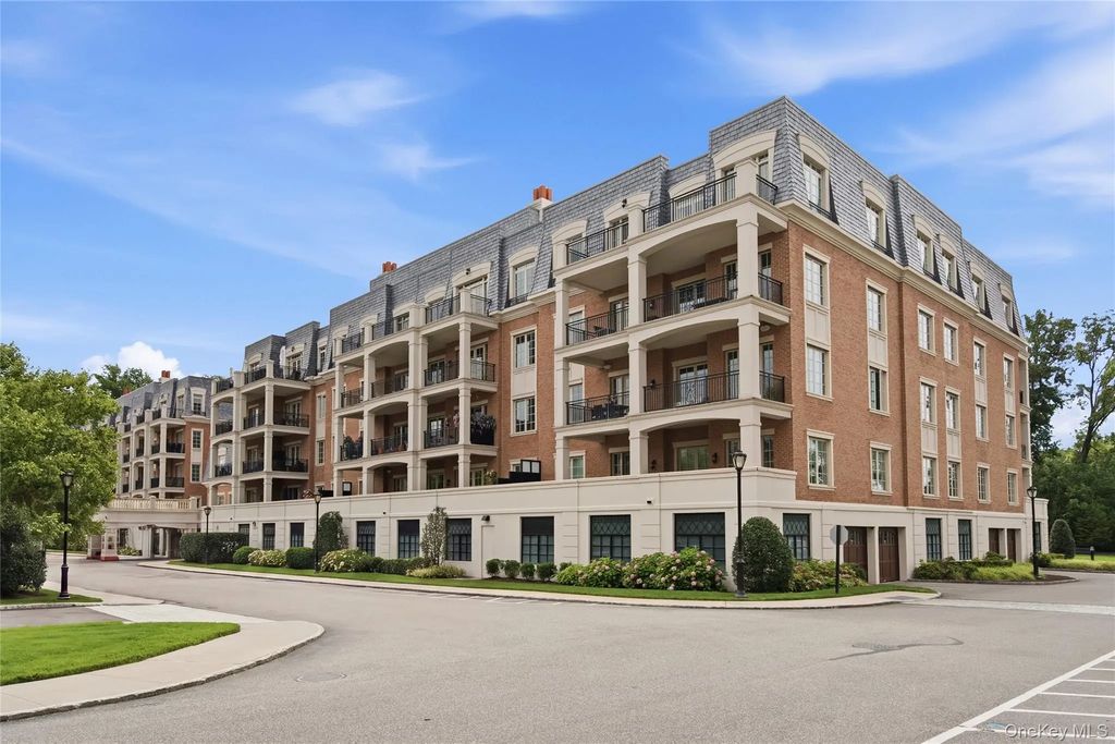 3000 Royal Court # 3206, North Hills