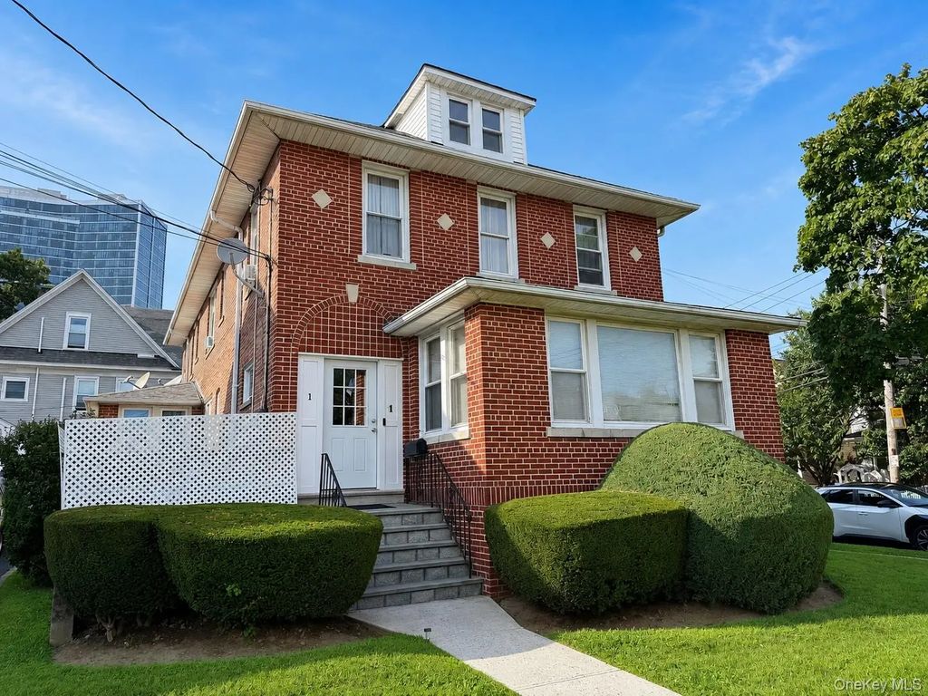 1 Davis Avenue, New Rochelle