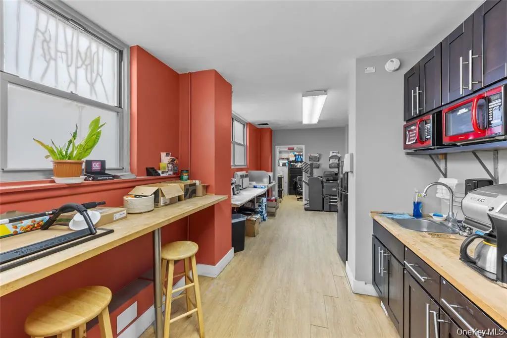 7150 Parsons Blvd # 1001, Flushing