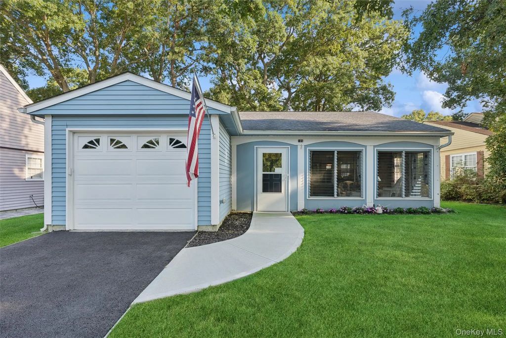 185 Kingston Drive, Ridge