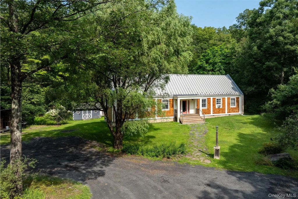248 Stoll Road, Saugerties