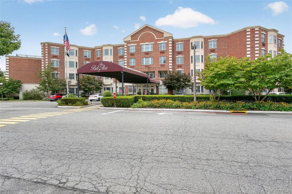 50 Merrick Avenue # 423, East Meadow