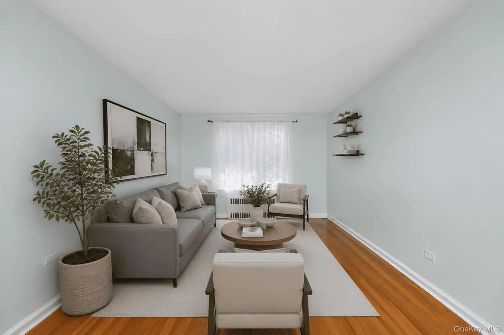 83-85 Woodhaven Boulevard # 3r, Woodhaven