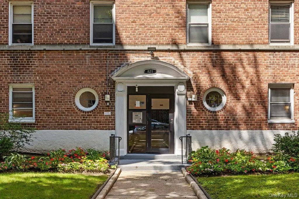 821 Bronx River Road # 4d, Bronxville