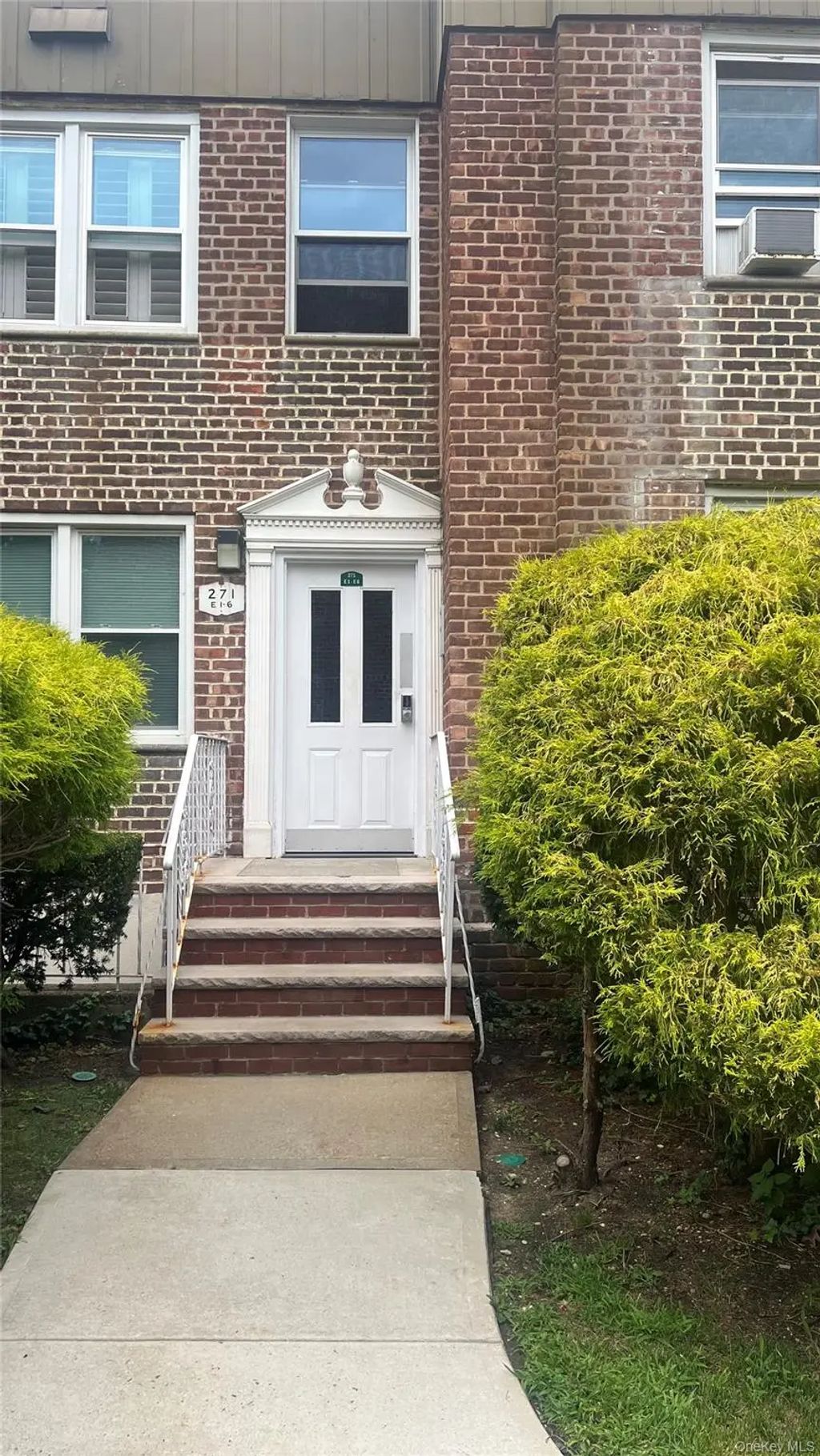 271 Cedarhurst Avenue # E1, Cedarhurst